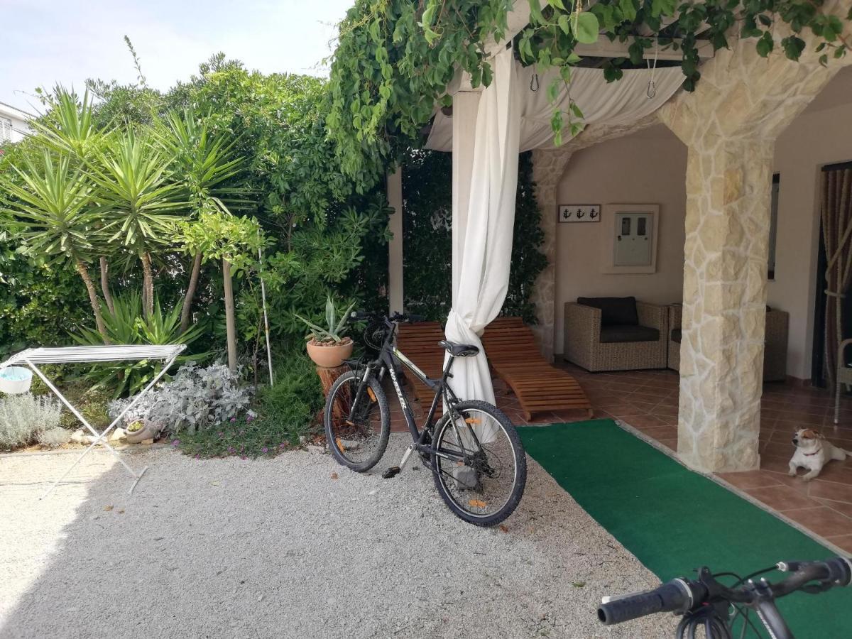 Apartment House Vir-To-All Εξωτερικό φωτογραφία